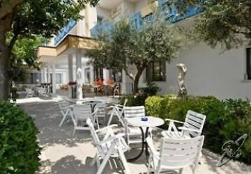 Hotel Diana Viserbella di Rimini Екстериор снимка