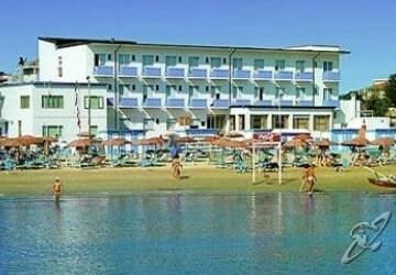 Hotel Diana Viserbella di Rimini Екстериор снимка